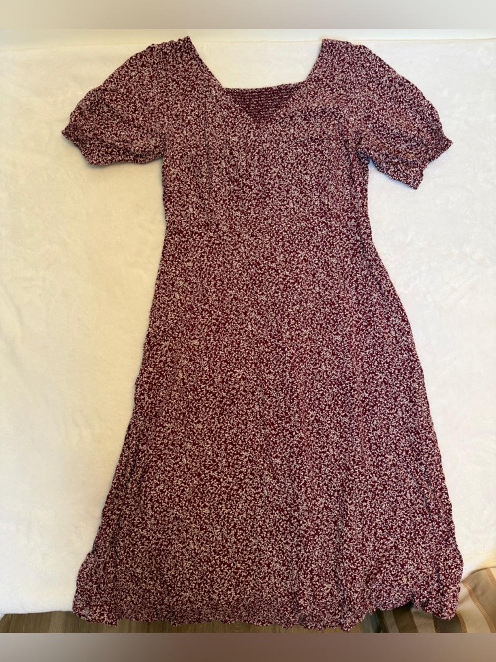 Old Navy Burgundy and White Floral V-Neck Dress - Picture 3 of 11